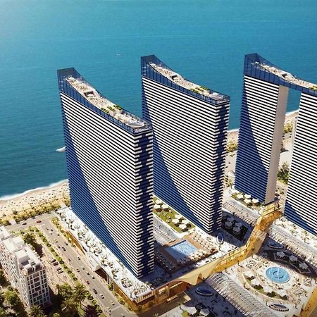 Delux Sea View Aparthotel In Orbi City Batumi Bagian luar foto