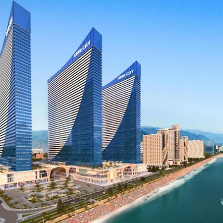 Delux Sea View Aparthotel In Orbi City Batumi Bagian luar foto