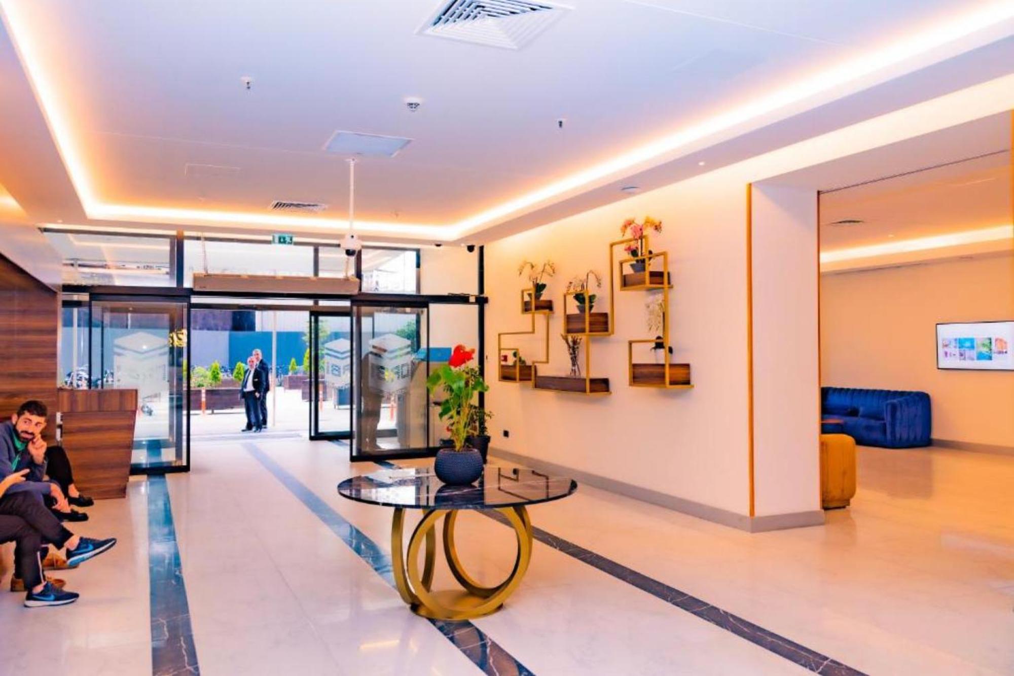 Delux Sea View Aparthotel In Orbi City Batumi Bagian luar foto