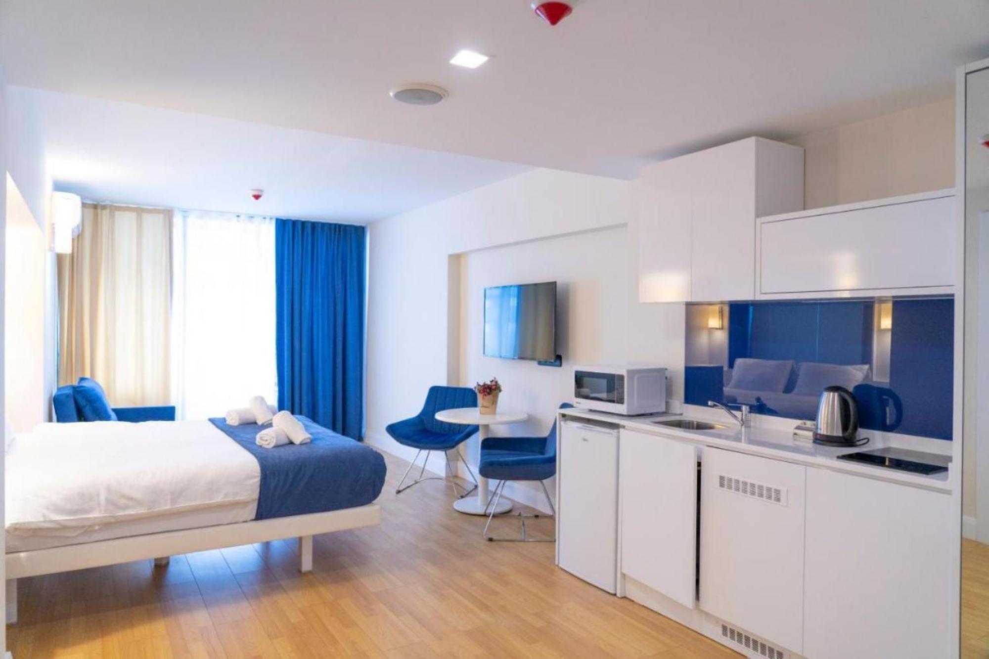 Delux Sea View Aparthotel In Orbi City Batumi Bagian luar foto