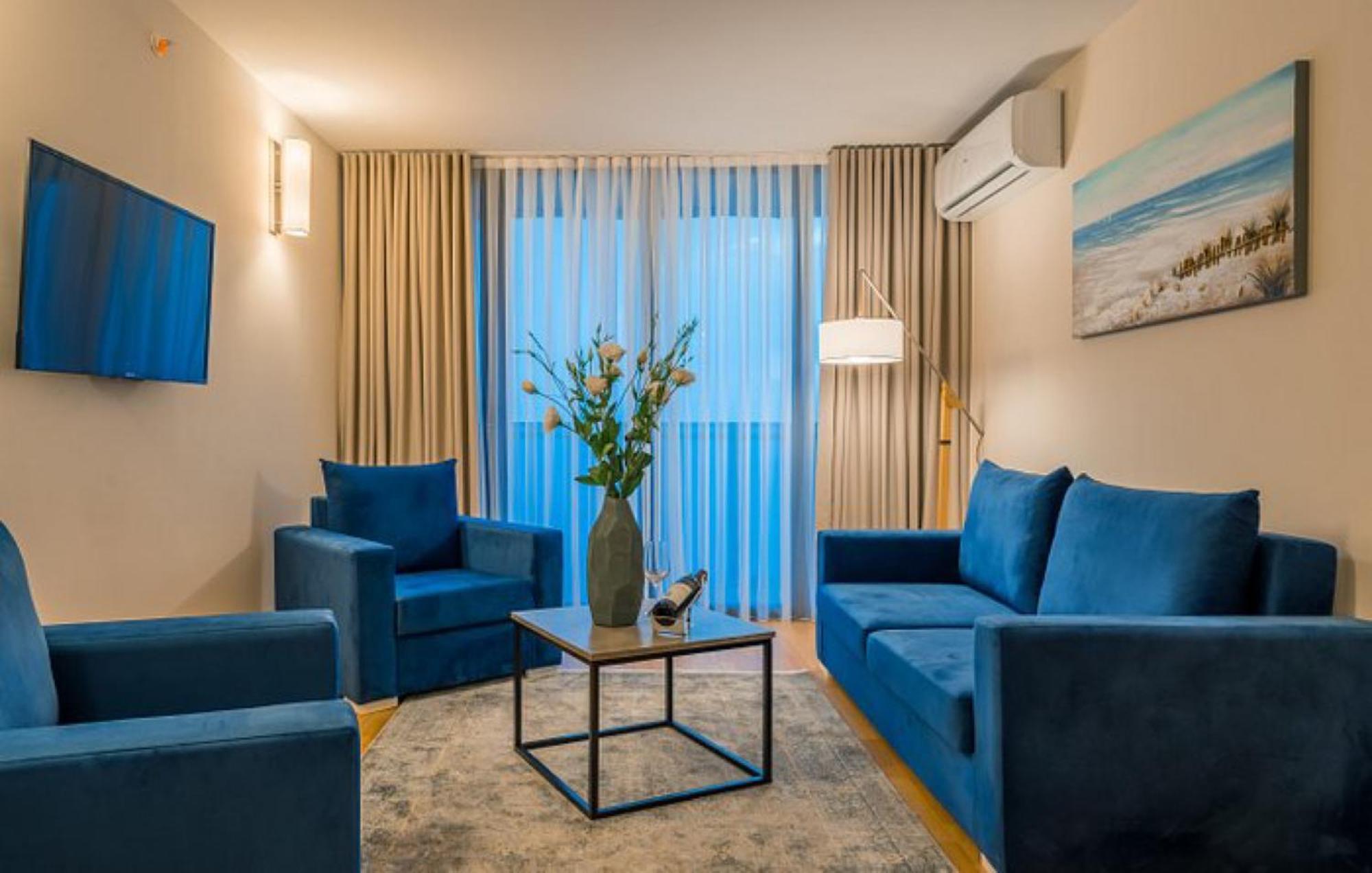 Delux Sea View Aparthotel In Orbi City Batumi Bagian luar foto