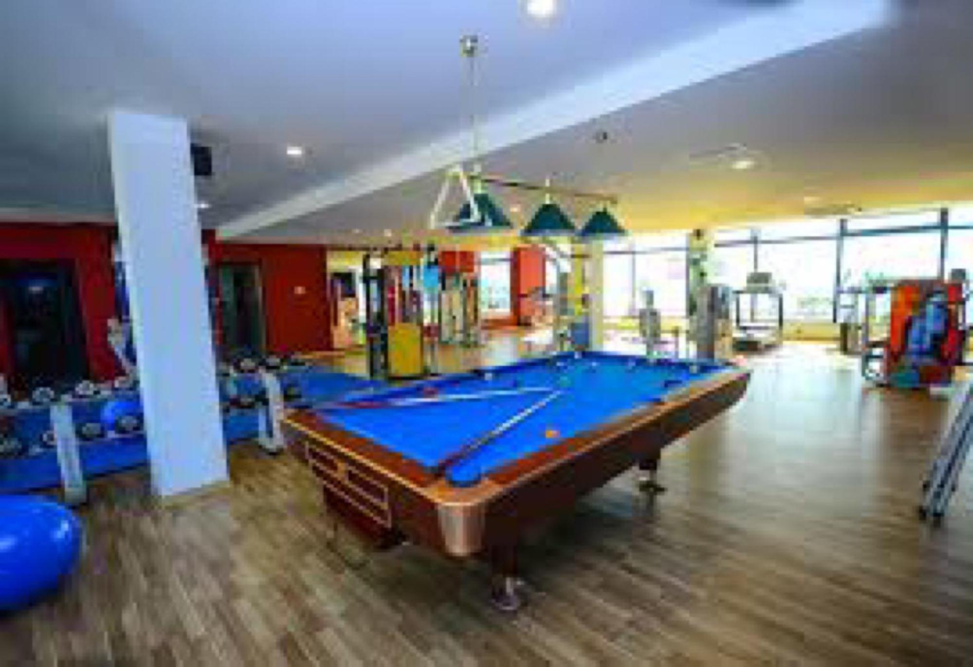 Delux Sea View Aparthotel In Orbi City Batumi Bagian luar foto