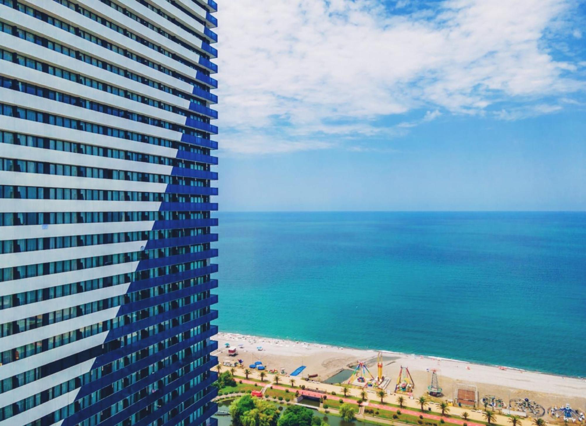 Delux Sea View Aparthotel In Orbi City Batumi Bagian luar foto